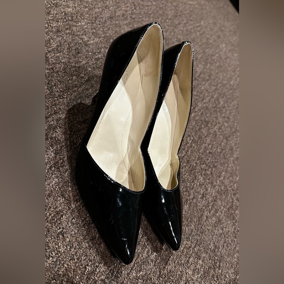 Marc Fisher 9.5 Patent Leather Sexy shiny Pumps High Heels Black Office Career - Picture 3 of 8